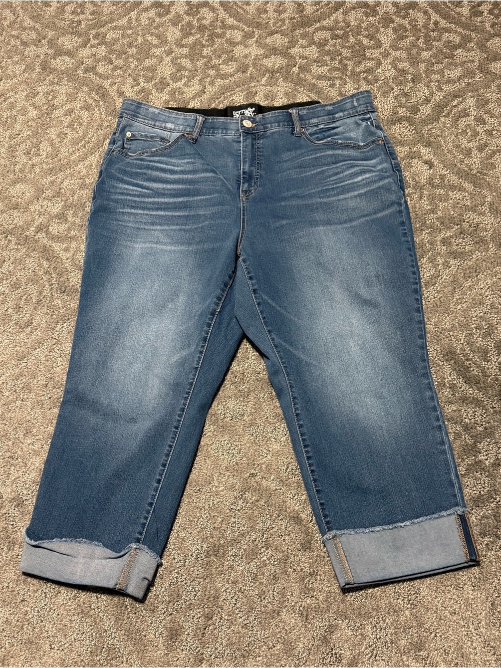 Women's Mid Wash Blue Cropped Jeans
